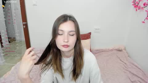 Veronica Tiia Lilith left to right online show from February 2026 11:39:02 PM