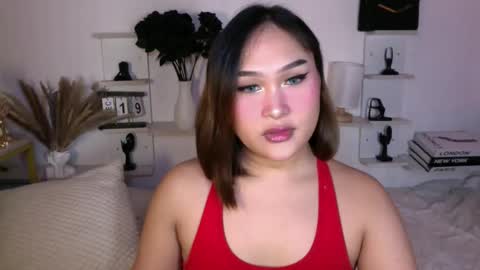 Queen Eva Mazikeen online show from December 2025 06:37:02 PM