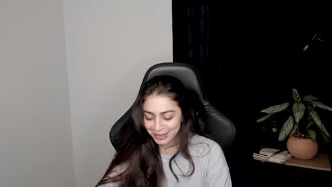 Snapshot of eva_monn chatting on December 2024 08:21:02 PM eva_monn online show from December 2024 08:21:02 PM