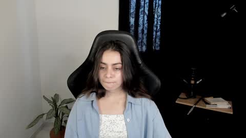 Snapshot of eva_monn chatting on December 2024 09:40:02 PM eva_monn online show from December 2024 09:40:02 PM