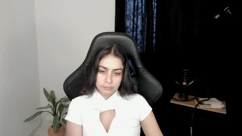 Snapshot of eva_monn chatting on January 2025 08:59:01 PM eva_monn online show from January 2025 08:59:01 PM