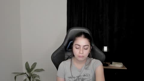 Snapshot of eva_monn chatting on January 2025 11:38:01 PM eva_monn online show from January 2025 11:38:01 PM