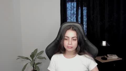 Snapshot of eva_monn chatting on January 2025 05:01:01 PM eva_monn online show from January 2025 05:01:01 PM