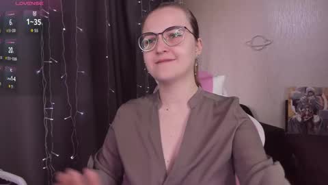 Snapshot of eva_orchid chatting on September 2025 10:41:01 AM Eva online show from September 2025 10:41:01 AM