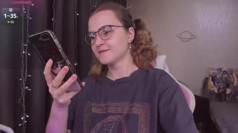 Snapshot of eva_orchid chatting on October 2025 10:05:02 AM Eva online show from October 2025 10:05:02 AM