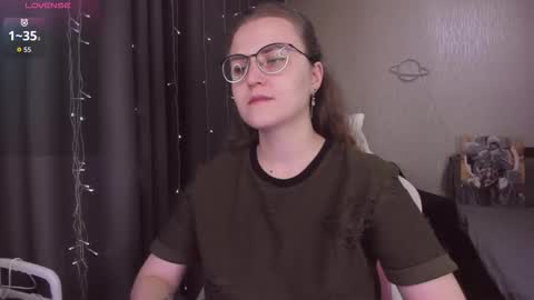 Snapshot of eva_orchid chatting on November 2025 10:58:02 AM Eva online show from November 2025 10:58:02 AM