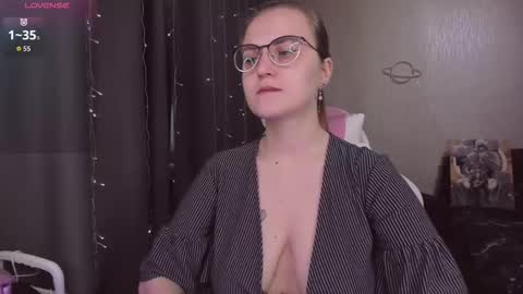 Snapshot of eva_orchid chatting on November 2025 10:39:02 AM Eva online show from November 2025 10:39:02 AM