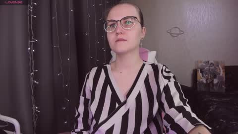 Snapshot of eva_orchid chatting on November 2025 11:13:02 AM Eva online show from November 2025 11:13:02 AM