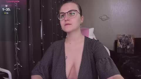 Snapshot of eva_orchid chatting on December 2025 11:15:01 AM Eva online show from December 2025 11:15:01 AM