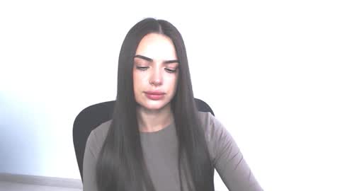 Eva online show from November 2025 11:43:02 AM