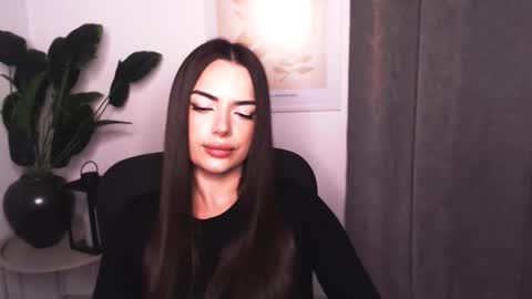 Snapshot of eva_rossee_ chatting on December 2025 04:03:01 PM Eva online show from December 2025 04:03:01 PM