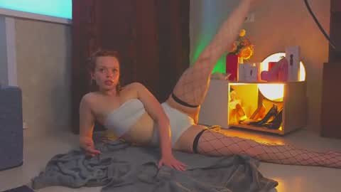 Snapshot of eva_sinn chatting on June 2026 03:44:01 PM Hi there i am Eva and i wish create a nice community with you so join my Ticket Show for more pleasure online show from June 2026 03:44:01 PM