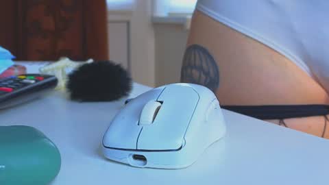 Snapshot of eva_sinn chatting on June 2026 02:06:01 PM Hi there i am Eva and i wish create a nice community with you so join my Ticket Show for more pleasure online show from June 2026 02:06:01 PM