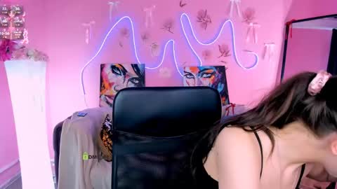 Snapshot of eva_smiith_ chatting on May 2026 05:49:01 AM Eva online show from May 2026 05:49:01 AM