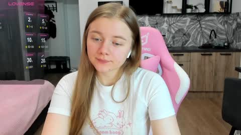 Snapshot of eva_tomiok chatting on December 2024 01:39:02 PM Eva online show from December 2024 01:39:02 PM