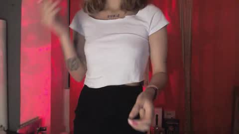 MISS EVY online show from February 2026 01:15:01 AM