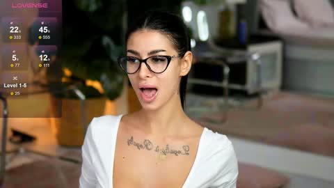 Eva  online show from November 2025 07:30:01 AM