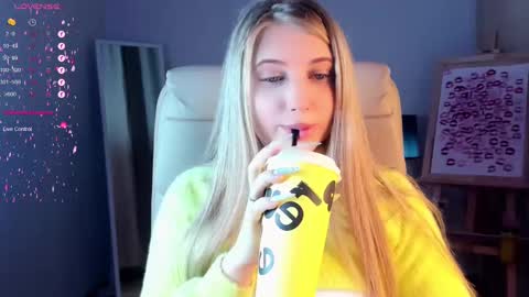 Snapshot of evacadooo chatting on March 2025 05:52:02 AM Eva online show from March 2025 05:52:02 AM