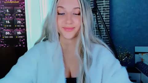 Snapshot of evacadooo chatting on November 2025 06:58:01 AM Eva online show from November 2025 06:58:01 AM