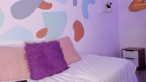 Snapshot of evalunna__ chatting on February 2025 08:25:02 PM Eva Luna online show from February 2025 08:25:02 PM