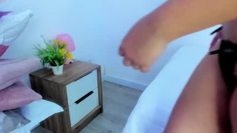 Snapshot of evalunna__ chatting on February 2025 08:41:01 PM Eva Luna online show from February 2025 08:41:01 PM