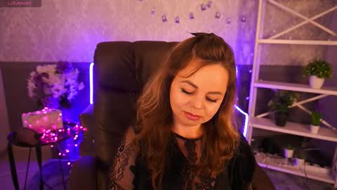 Snapshot of evaminni chatting on November 2025 02:06:01 PM EvaMinni online show from November 2025 02:06:01 PM