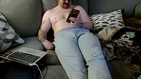 Snapshot of evan_e_ftm chatting on January 2025 08:57:02 PM Evan online show from January 2025 08:57:02 PM