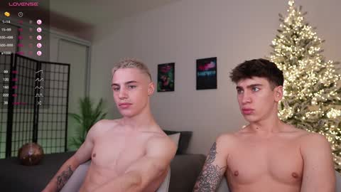 evan_white_ online show from December 2024 04:59:02 PM