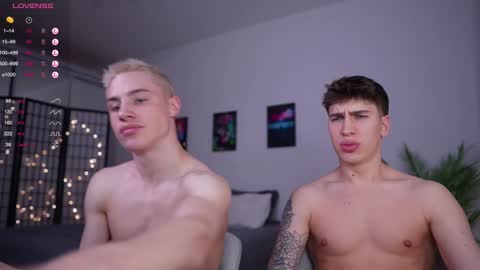 evan_white_ online show from January 2025 12:42:01 PM