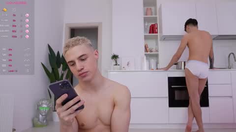 evan_white_ online show from February 2025 10:35:01 AM