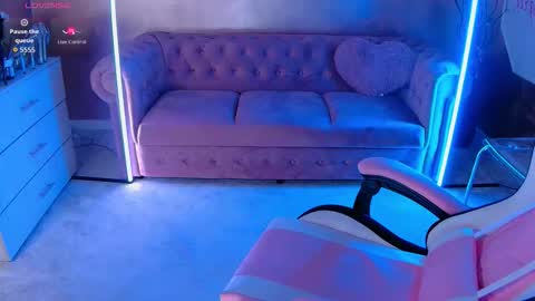 Snapshot of evanew_ chatting on September 2025 04:23:02 PM Eva online show from September 2025 04:23:02 PM