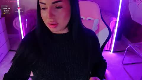 Snapshot of evanew_ chatting on October 2025 06:50:01 PM Eva online show from October 2025 06:50:01 PM