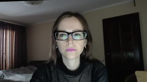 Snapshot of evangeline06 chatting on April 2026 08:57:01 AM YourMistress online show from April 2026 08:57:01 AM