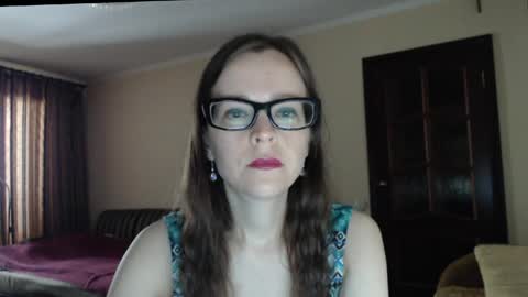 Snapshot of evangeline06 chatting on May 2026 08:34:01 AM YourMistress online show from May 2026 08:34:01 AM