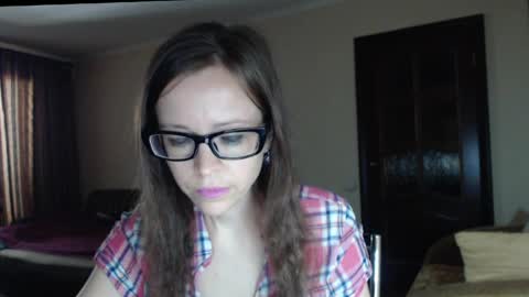 Snapshot of evangeline06 chatting on May 2026 09:04:01 AM YourMistress online show from May 2026 09:04:01 AM