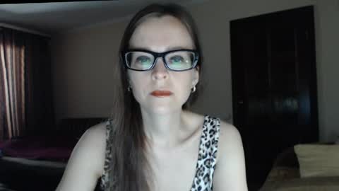 Snapshot of evangeline06 chatting on June 2026 08:49:02 AM YourMistress online show from June 2026 08:49:02 AM