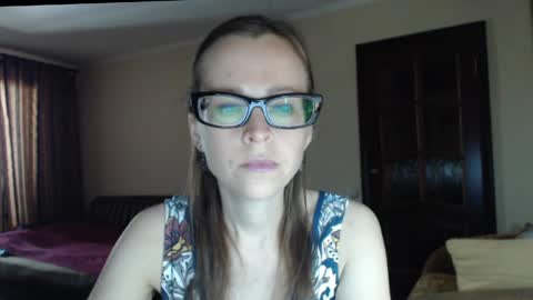 Snapshot of evangeline06 chatting on June 2026 08:53:01 AM YourMistress online show from June 2026 08:53:01 AM