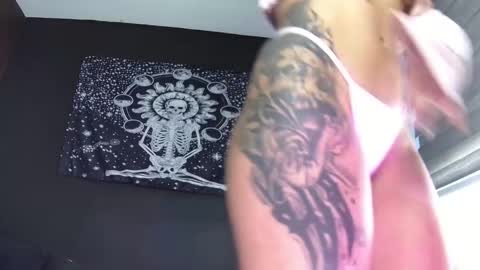 Snapshot of evangelinecors chatting on November 2025 06:40:02 PM Eva online show from November 2025 06:40:02 PM