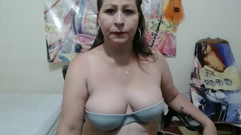 Snapshot of evangelinhotxxx33 chatting on February 2025 09:15:02 PM Eva online show from February 2025 09:15:02 PM