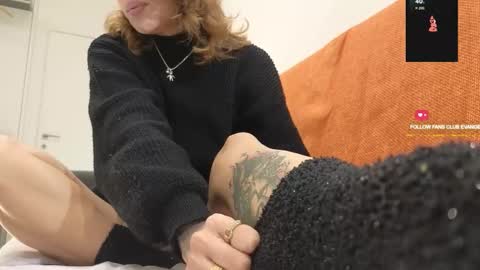 Evangelyne online show from December 2025 05:08:02 PM