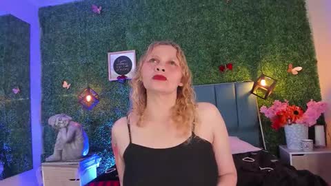 Snapshot of evangelyne_rose chatting on February 2026 07:22:01 PM Evangelyne online show from February 2026 07:22:01 PM