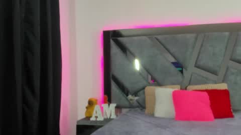 Snapshot of evans_susana chatting on October 2025 03:20:01 PM Evan and Susan online show from October 2025 03:20:01 PM