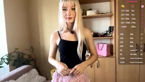 Eva online show from November 2025 08:25:01 AM