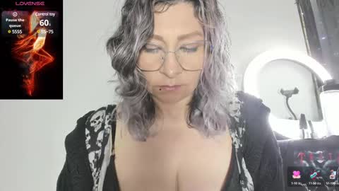 evasaenz online show from March 2025 12:11:01 AM