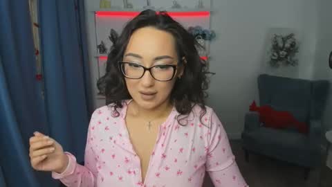 evasarazardje online show from February 2026 12:11:01 PM