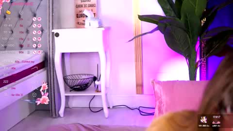 Carolina online show from October 2025 08:01:01 AM