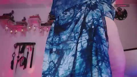 Eve Blue  friends. IG eve blue77 TW EveBlue 1 OF eveblue7 online show from February 2026 01:32:01 AM