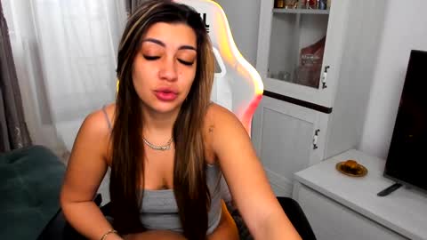 eveeevian online show from February 2025 01:19:01 PM