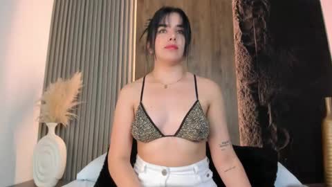 E V E L I N online show from February 2026 11:41:01 AM