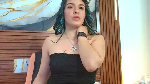 Snapshot of evelin_thompsson chatting on November 2025 04:01:02 AM cielo online show from November 2025 04:01:02 AM